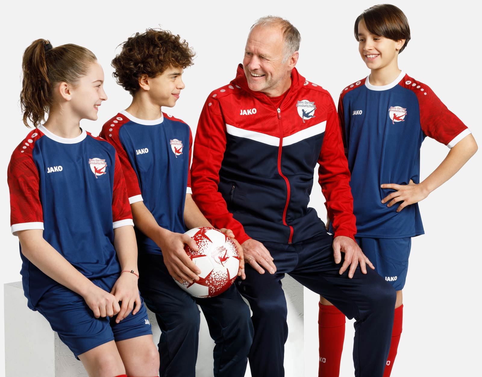 Hans Dorfner Fussballschule--Ausruestung 2025